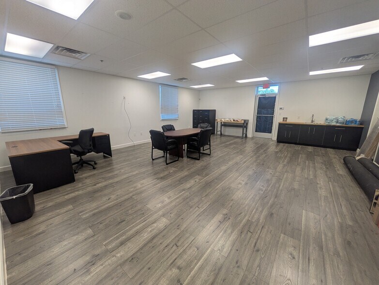 1654 E Northfield Dr, Brownsburg, IN à louer - Photo de l’immeuble – Image 2 sur 8