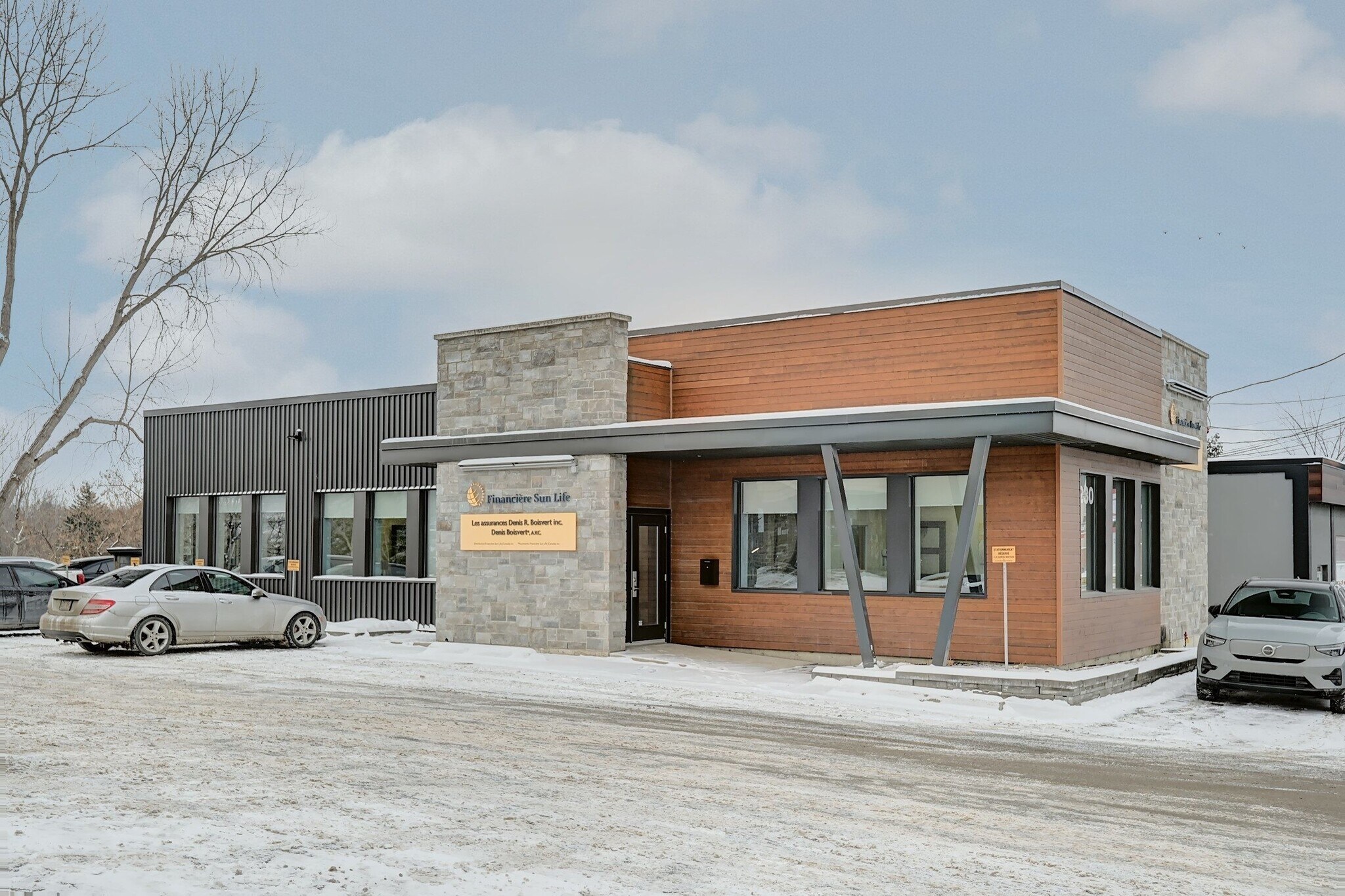 2230 St King O, Sherbrooke, QC à louer Photo principale– Image 1 sur 13