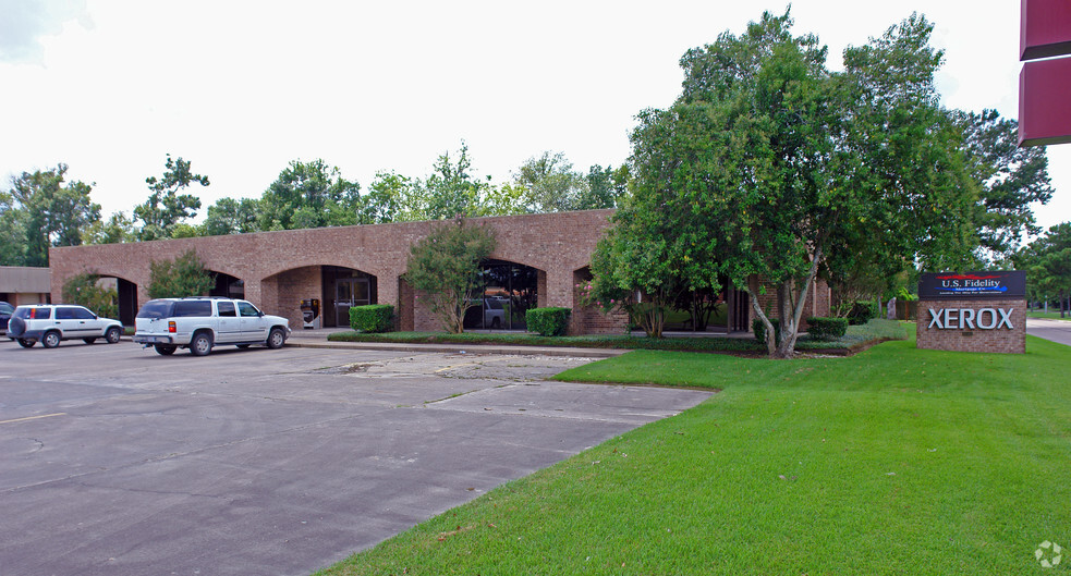 4345 Phelan Blvd, Beaumont, TX à louer - Photo de l’immeuble – Image 3 sur 5