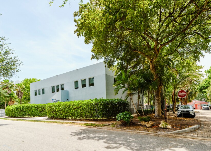 521 NE 4th Ave, Fort Lauderdale, FL à vendre - Photo de l’immeuble – Image 3 sur 11