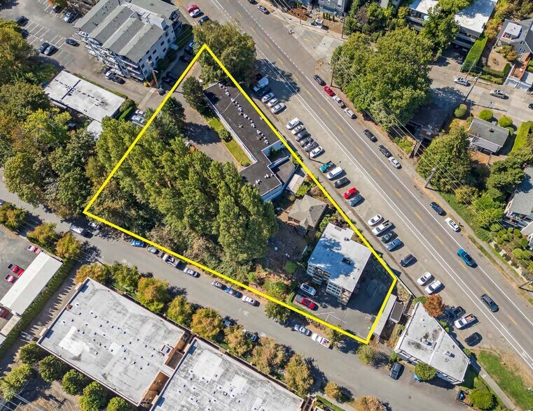 2600 Thorndyke Ave W, Seattle, WA à vendre - Photo principale – Image 1 sur 23