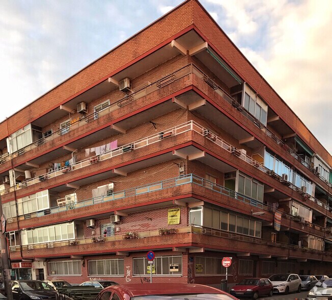 Local commercial dans Fuenlabrada, Madrid à louer - Photo de l’immeuble – Image 2 sur 2