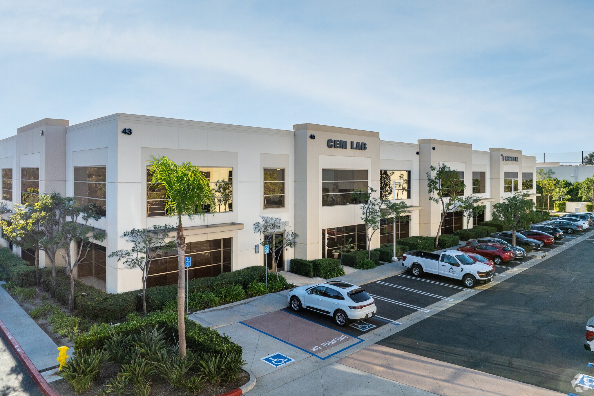 41-55 Post Dr, Irvine, CA à vendre Photo principale– Image 1 sur 6