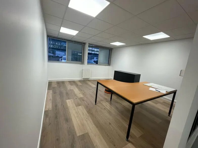 Local d’activités dans Nanterre à louer - Photo intérieure – Image 3 sur 14