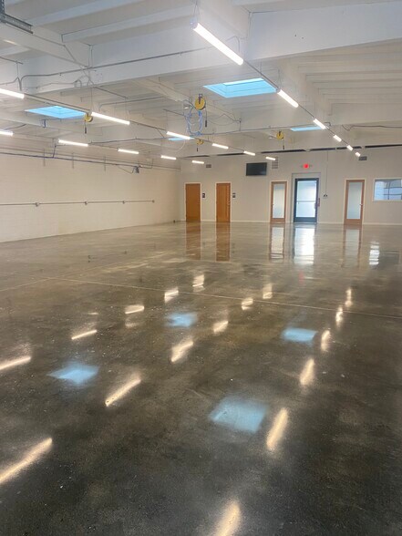 126 Arena St, El Segundo, CA à louer - Photo de l’immeuble – Image 2 sur 8