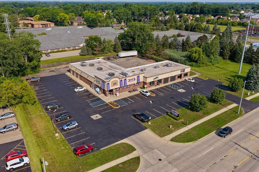 8631-8675 N Newburgh Rd, Westland, MI à louer - Photo de l’immeuble – Image 1 sur 5