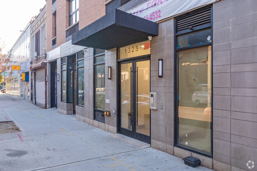 1325 Southern Blvd, Bronx, NY à louer - Photo de l’immeuble – Image 3 sur 8