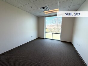 2021 S First St, Champaign, IL à louer Photo intérieure– Image 1 sur 2