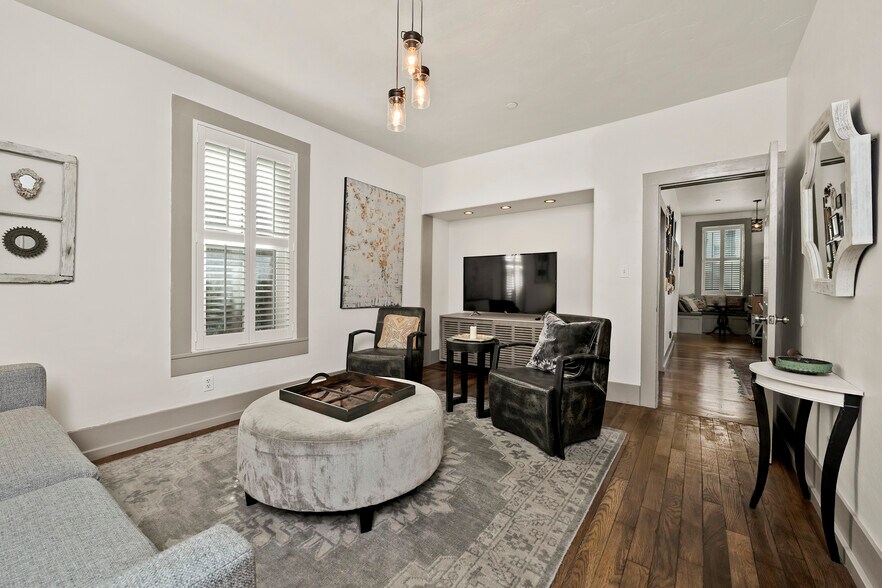 144 Piper St, Healdsburg, CA à vendre - Photo de l’immeuble – Image 3 sur 32