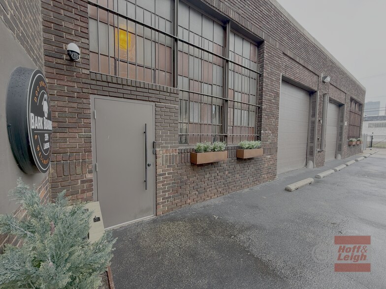 2324 Lakeside Ave E, Cleveland, OH à vendre - Photo de l’immeuble – Image 2 sur 19