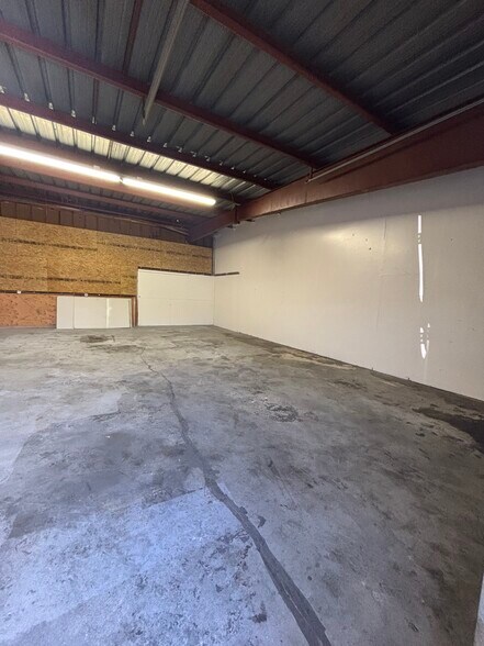 1603-1605 Juliesse Ave, Sacramento, CA à louer - Photo de l’immeuble – Image 2 sur 5