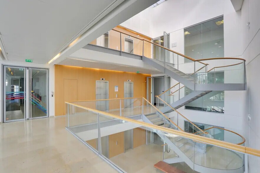 3 Avenue Jeanne Garnerin, Wissous à louer - Photo de l’immeuble – Image 3 sur 10