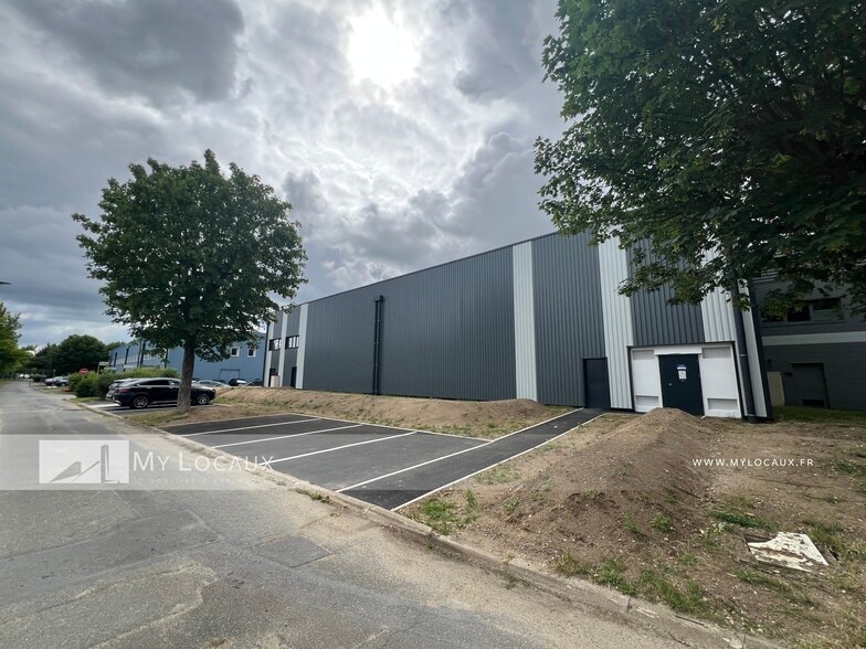 12 Rue André Ampére, Saint-Ouen-l'Aumône à louer - Photo de l’immeuble – Image 3 sur 10