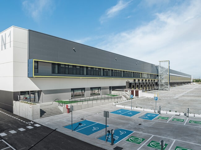 Plus de détails pour Calle de Gregorio Marañón, 2, Getafe - Industriel/Logistique à louer