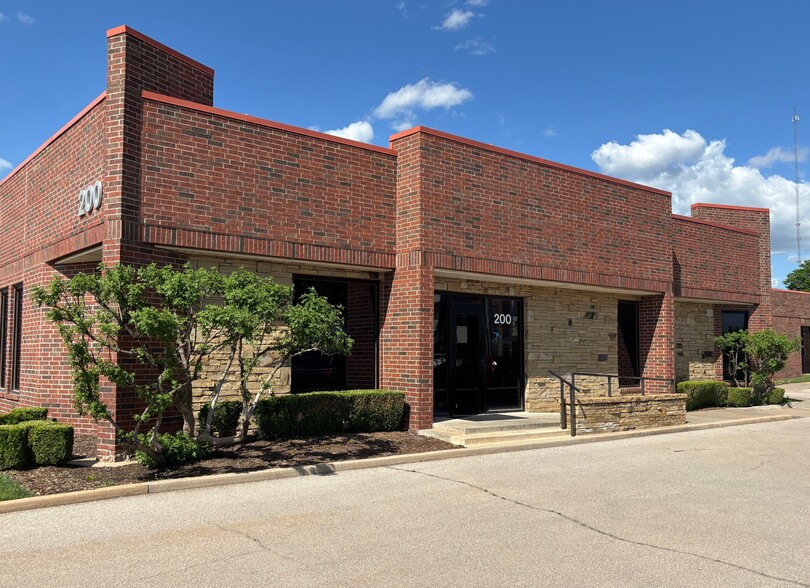 7100 N Classen Blvd, Oklahoma City, OK à vendre - Photo de l’immeuble – Image 2 sur 8