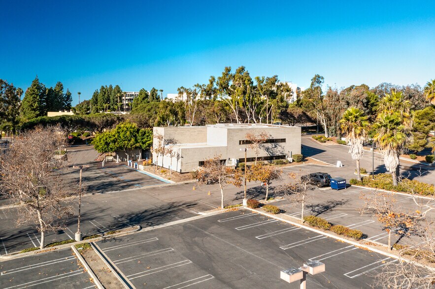 145 Thunder Dr, Vista, CA à louer - Photo de l’immeuble – Image 3 sur 15