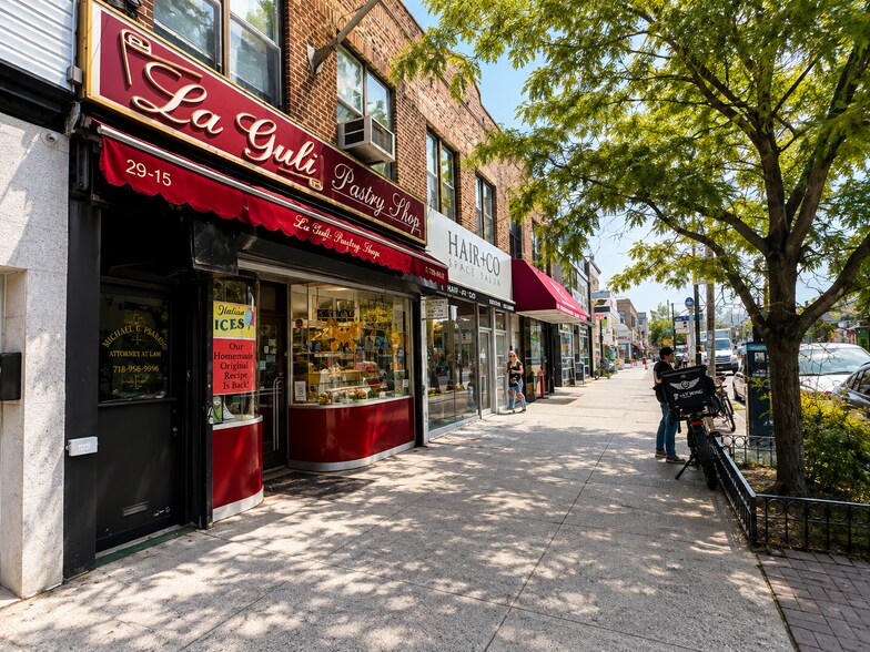 2915 Ditmars Blvd, Astoria, NY à louer - Photo de l’immeuble – Image 2 sur 4