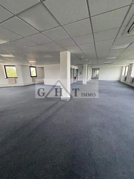 Bureau dans Saint-Denis à vendre - Photo intérieure – Image 3 sur 12
