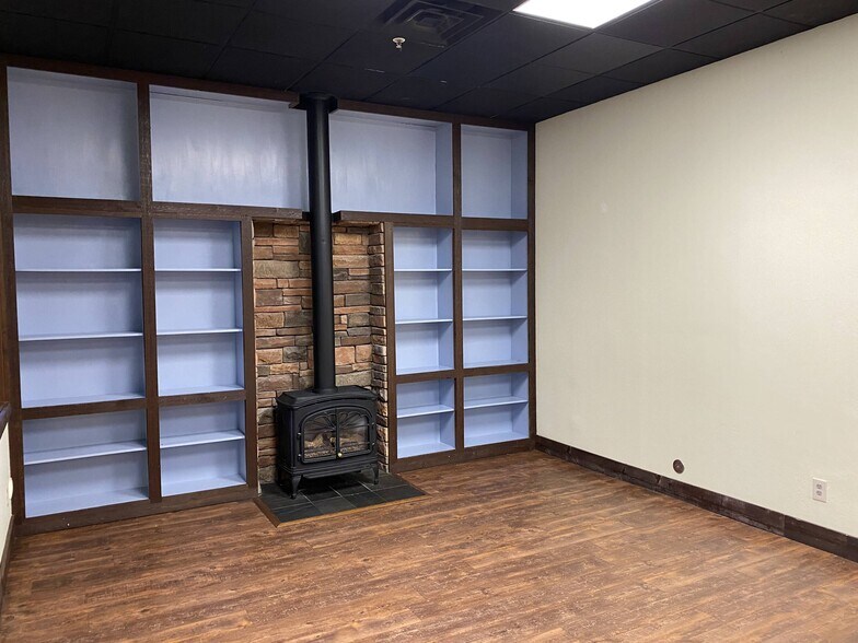 202 E Cheyenne Mountain Blvd, Colorado Springs, CO à louer - Photo intérieure – Image 3 sur 8