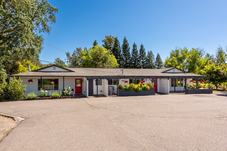 725–735 Lytton Station, Geyserville, CA à vendre - Photo de l’immeuble – Image 2 sur 56