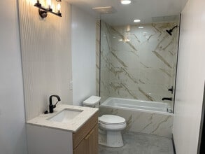 10867 Fruitland Dr, Studio City, CA à louer Photo de l’immeuble– Image 1 sur 9