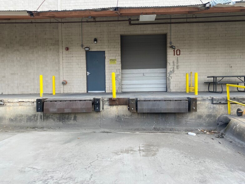 5524 E 12th St, Tulsa, OK à vendre - Photo de l’immeuble – Image 3 sur 9