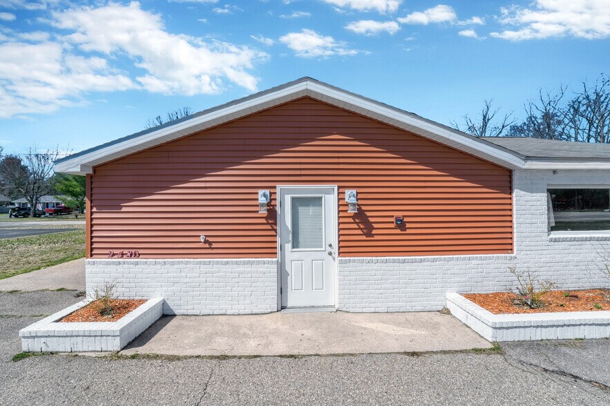 2480 J Maddy Pky, Interlochen, MI à vendre - Photo de l’immeuble – Image 2 sur 19