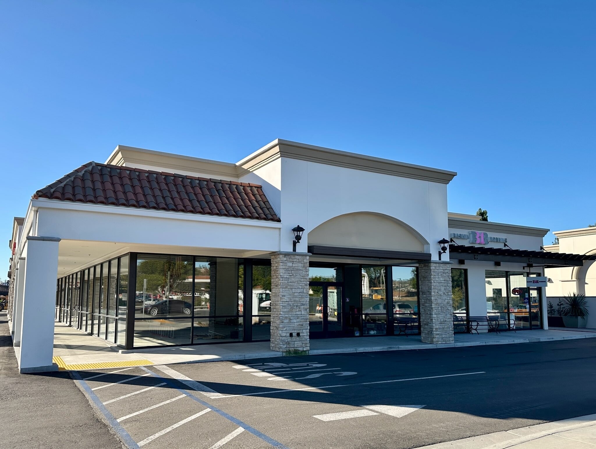 700-960 Arneill Rd, Camarillo, CA à louer Photo intérieure– Image 1 sur 2