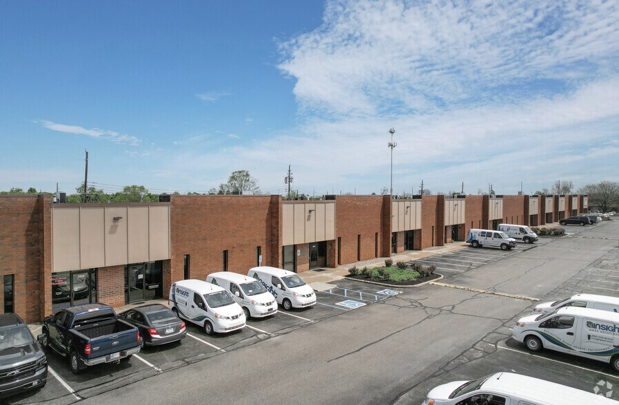 5840 W 71st St, Indianapolis, IN à louer - Photo de l’immeuble – Image 2 sur 3