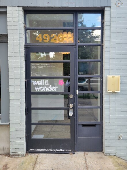 4926 Wisconsin Ave NW, Washington, DC à louer - Photo de l’immeuble – Image 1 sur 3