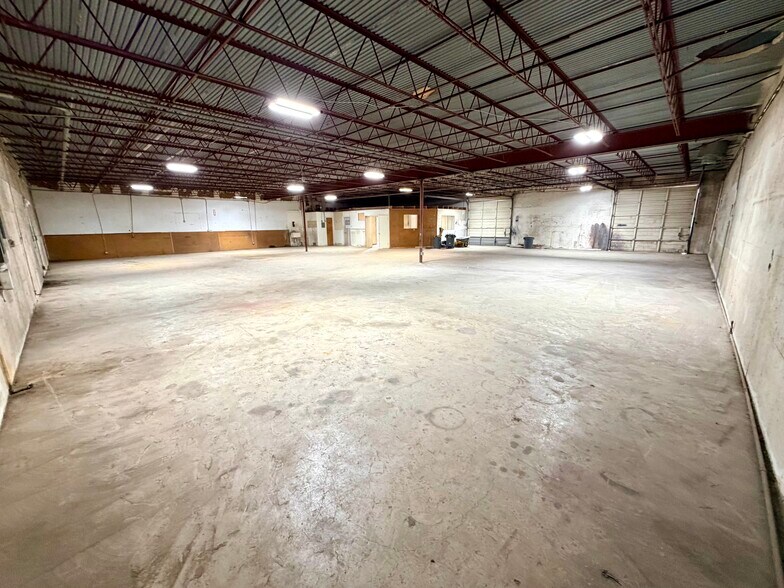 5501-5505 Brewster St, San Antonio, TX à louer - Photo intérieure – Image 2 sur 11