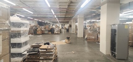 33-00 47th Ave, Long Island City, NY à louer Photo intérieure– Image 1 sur 12