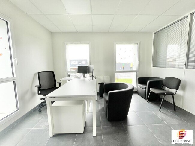 Plus de détails pour Bureau à vendre