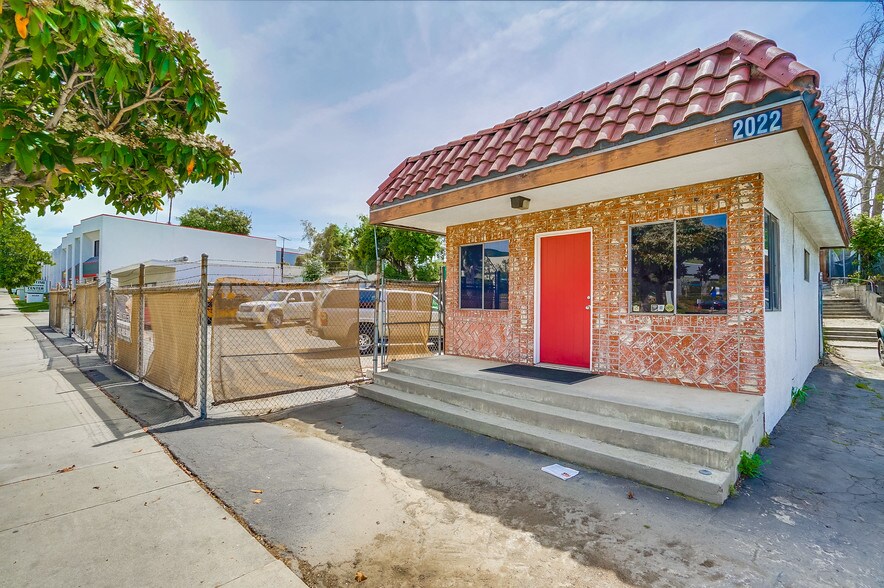 2022 E Route 66, Glendora, CA à vendre - Photo principale – Image 1 sur 12