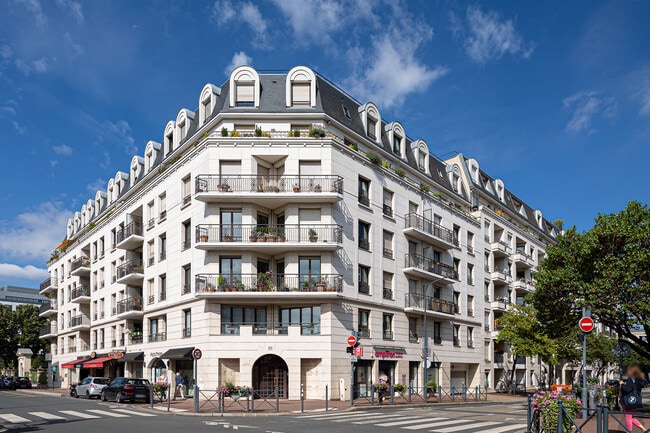 Plus de détails pour 24-30 Rue Du Général Leclerc, Issy-les-Moulineaux - Bureau à louer