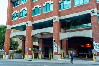 1257 Rue Guy, Montréal, QC à louer Photo de l’immeuble– Image 2 sur 16
