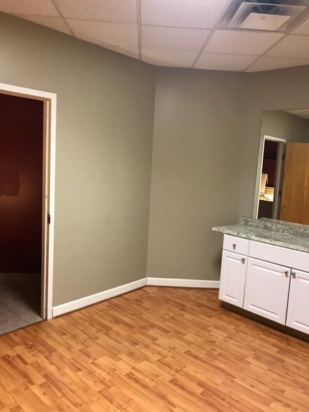 6750 Orchard Lake Rd, West Bloomfield, MI à vendre - Photo intérieure – Image 2 sur 10
