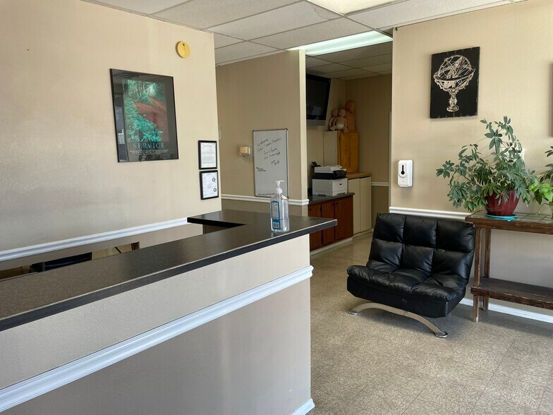 575 E Wilcox Dr, Sierra Vista, AZ à vendre - Photo intérieure – Image 3 sur 7