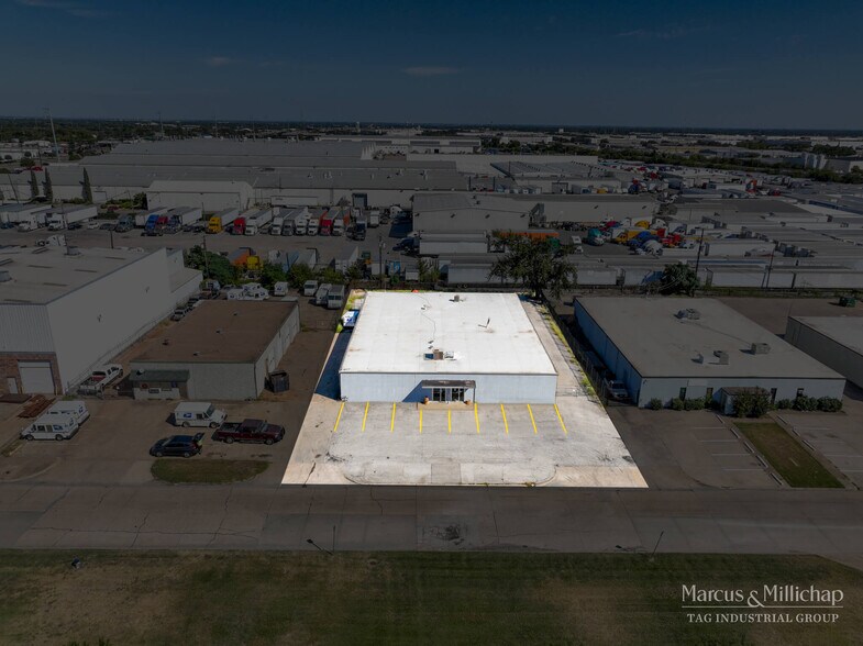 614 Easy St, Garland, TX à vendre - Photo de l’immeuble – Image 2 sur 6