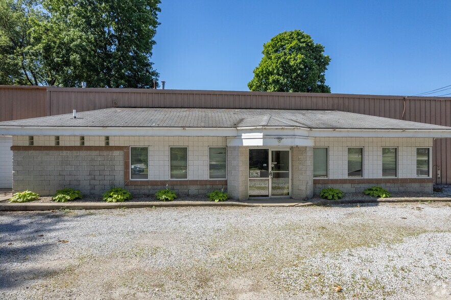 4331 Cleveland Massillon Rd, Norton, OH à vendre - Photo de l’immeuble – Image 3 sur 7