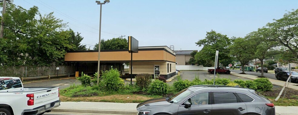 2267 Bellmore Ave, Bellmore, NY à louer - Photo de l’immeuble – Image 1 sur 1