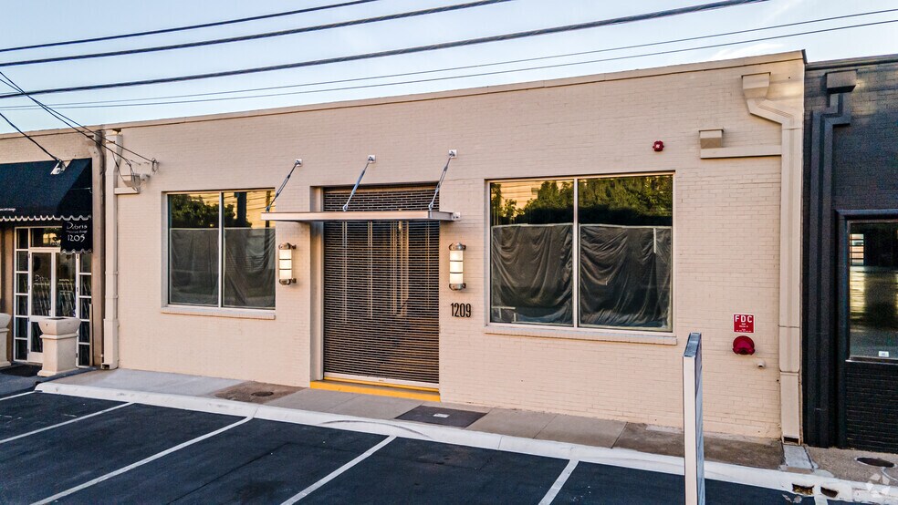 1201 Slocum St, Dallas, TX à louer - Photo principale – Image 3 sur 4