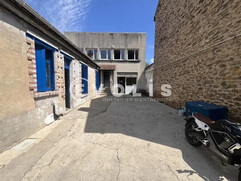 Local d’activités dans Champigny-sur-Marne à louer - Photo de l’immeuble – Image 1 sur 17