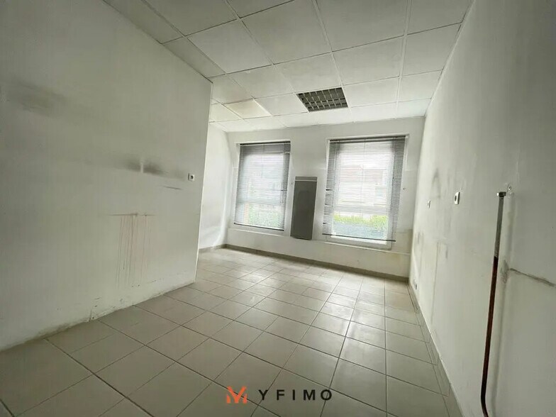 Bureau dans Flins-sur-Seine à louer - Photo de l’immeuble – Image 3 sur 6