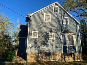 711 W Bagley Rd, Berea, OH à louer Photo de l’immeuble– Image 2 sur 7