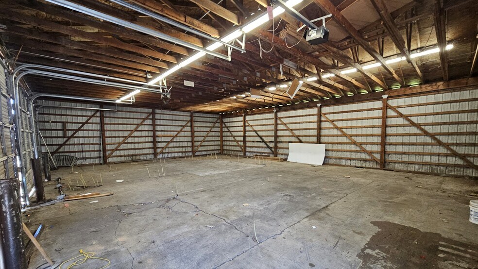 1309 Elm Pl, Kelso, WA à vendre - Photo de l’immeuble – Image 2 sur 2