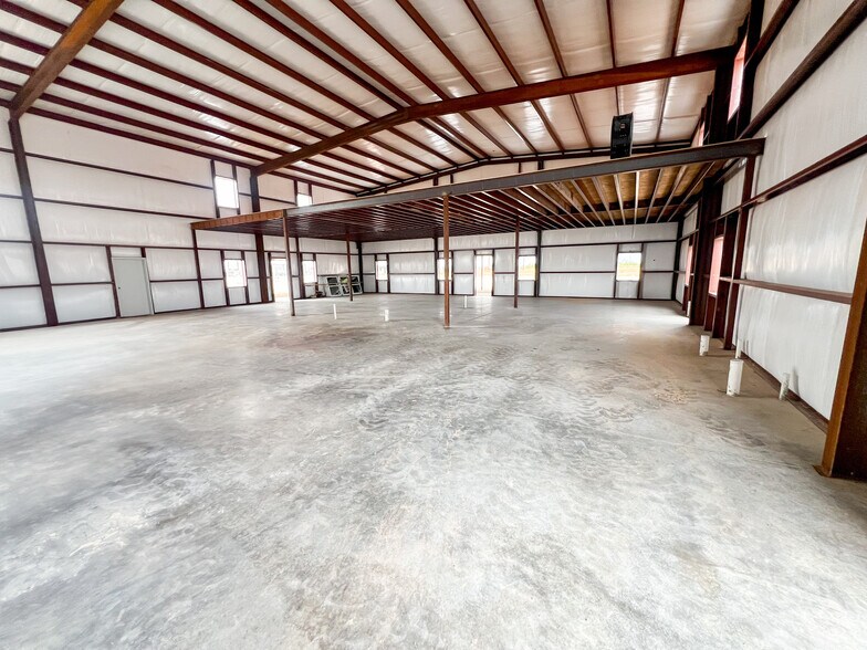 4513 County Rd 128, Midland, TX à louer - Photo de l’immeuble – Image 2 sur 32