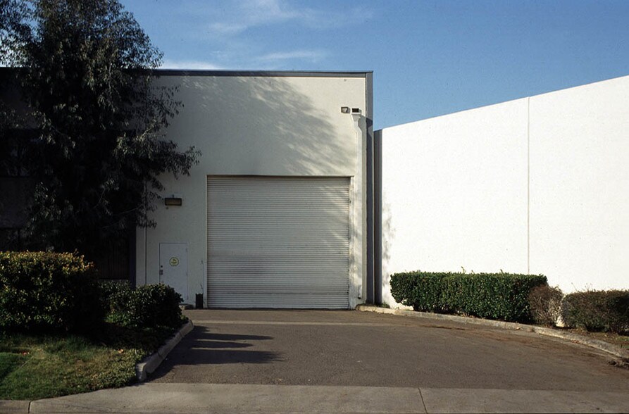 355 State Pl, Escondido, CA à louer - Autre – Image 2 sur 4