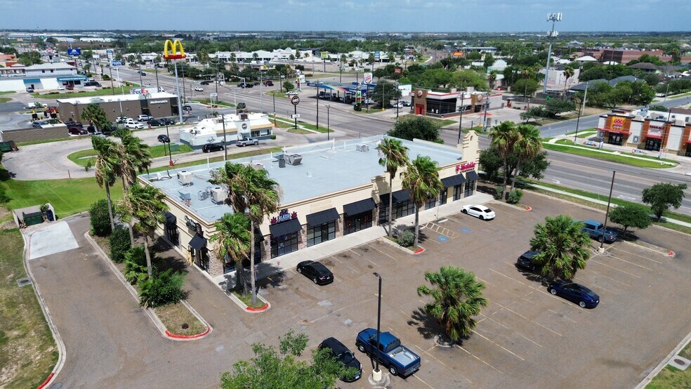 7490 Padre Island Blvd, Brownsville, TX à louer - Photo de l’immeuble – Image 3 sur 5