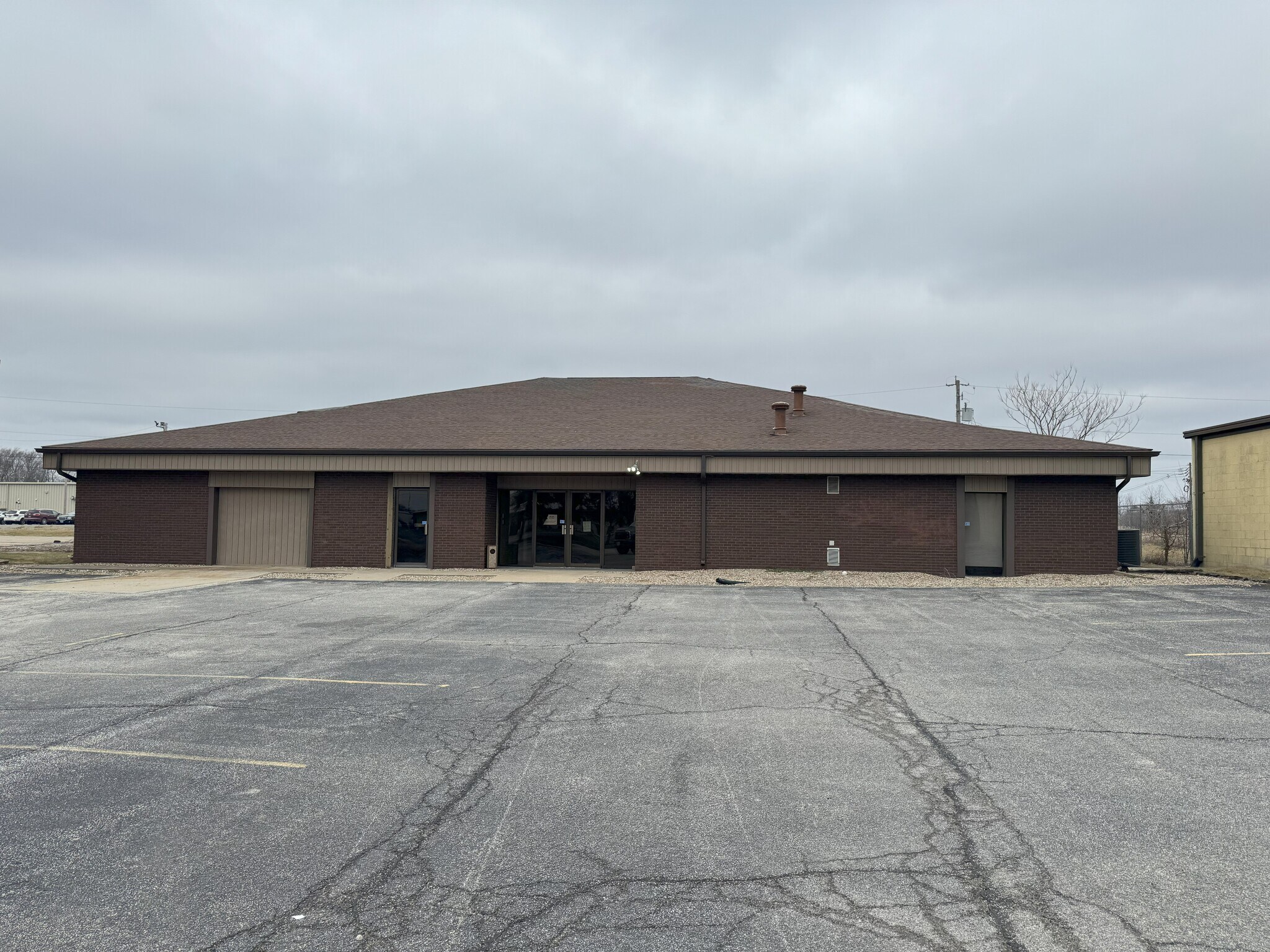 1690 Huston Dr, Decatur, IL à louer Photo principale– Image 1 sur 7